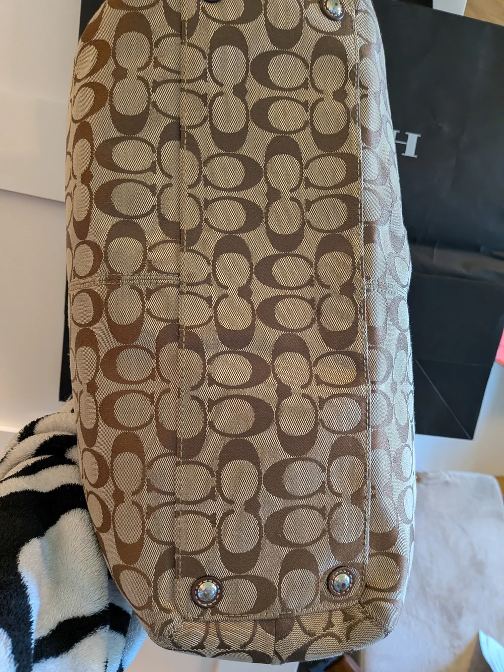 Coach Vintage Soho Pleated Signature Tote With Signature C Jacquard - Picture 8 of 8